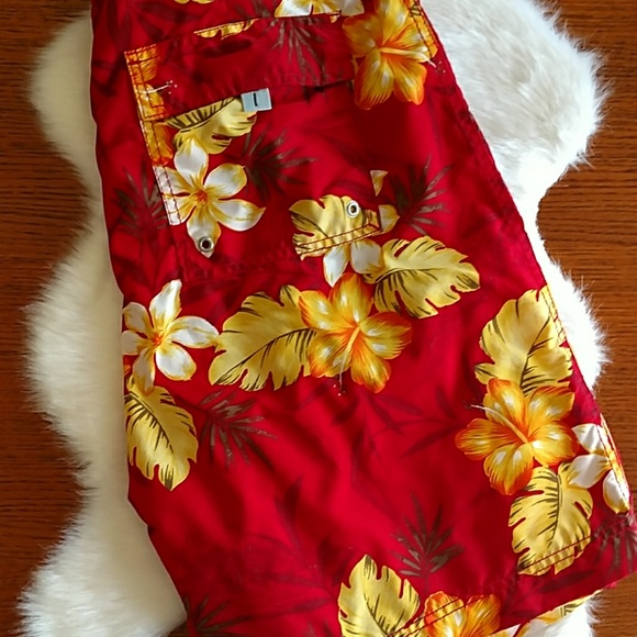 Banana Republic Other - Banana Republic mens swim trunks. Size 34